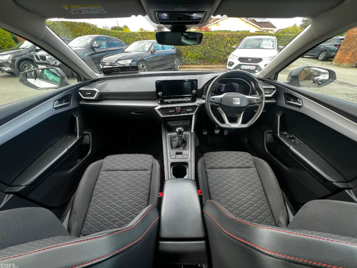 SEAT Leon Hatchback, Petrol, 2021, White