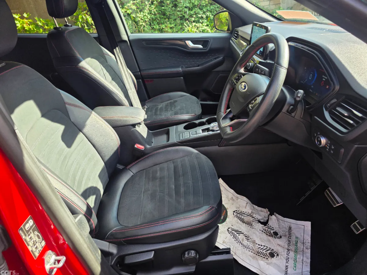 Ford Kuga MPV, Petrol Plug-in Hybrid, 2020, Red