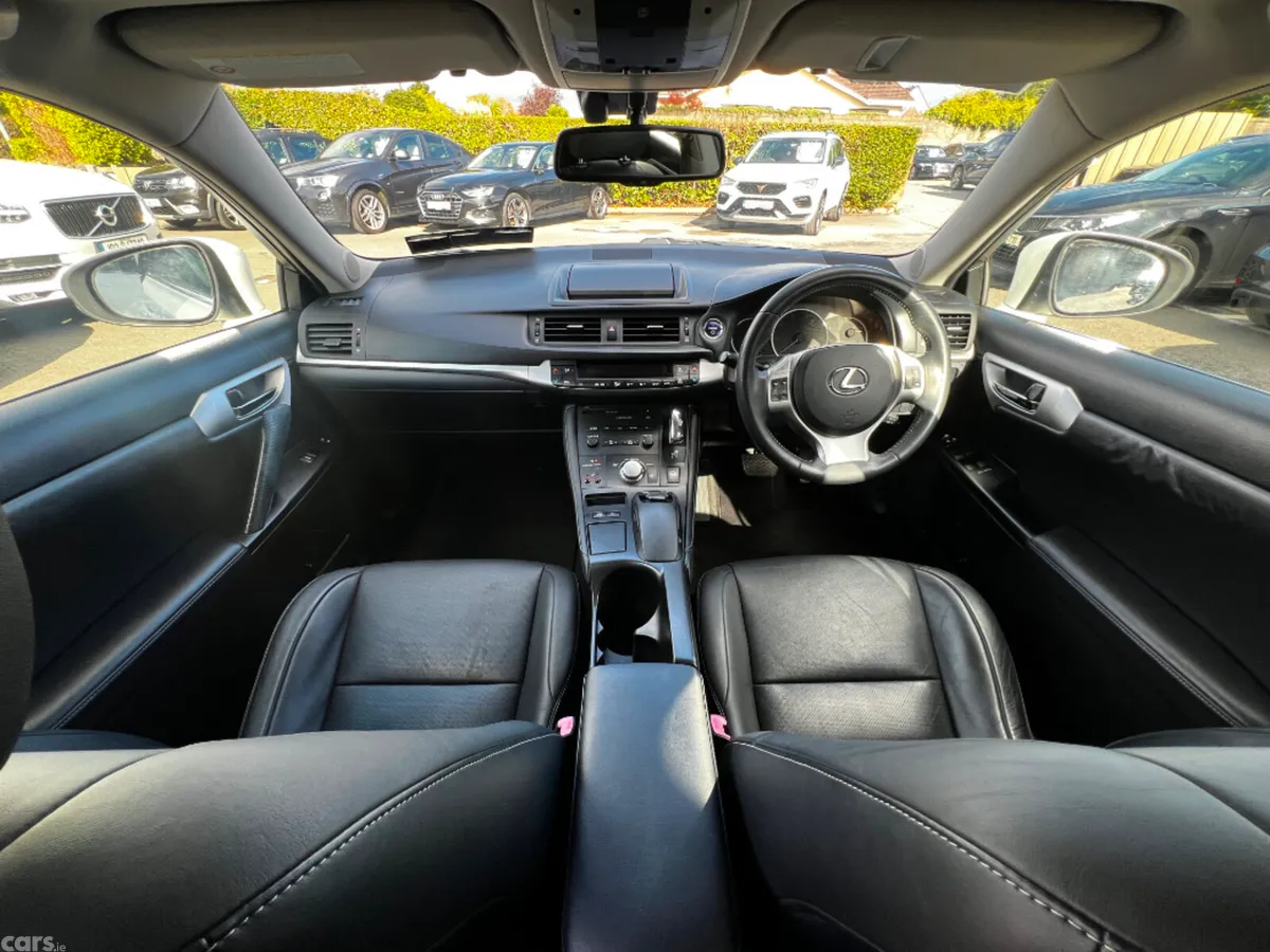 Lexus CT Hatchback, Petrol Hybrid, 2012, White