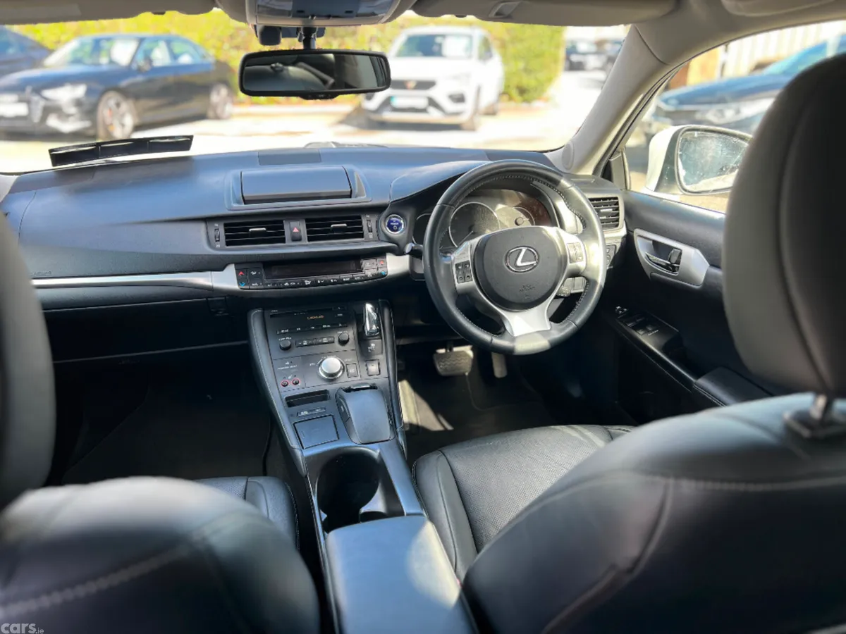Lexus CT Hatchback, Petrol Hybrid, 2012, White