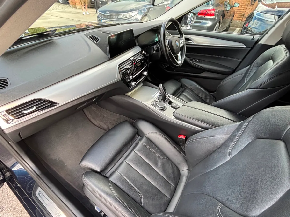 BMW 5-Series Estate, Petrol, 2020, Blue