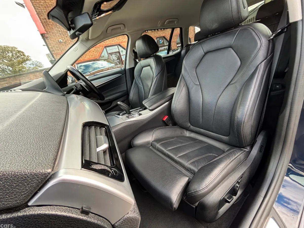 BMW 5-Series Estate, Petrol, 2020, Blue