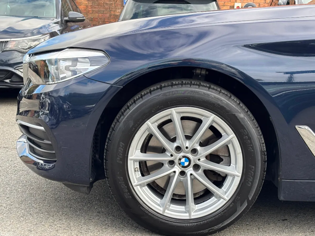 BMW 5-Series Estate, Petrol, 2020, Blue