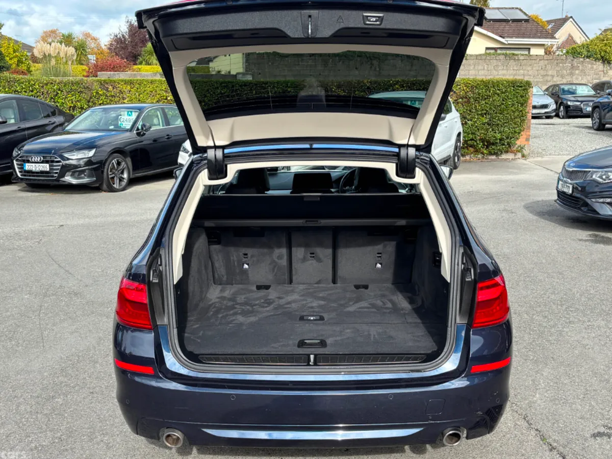 BMW 5-Series Estate, Petrol, 2020, Blue