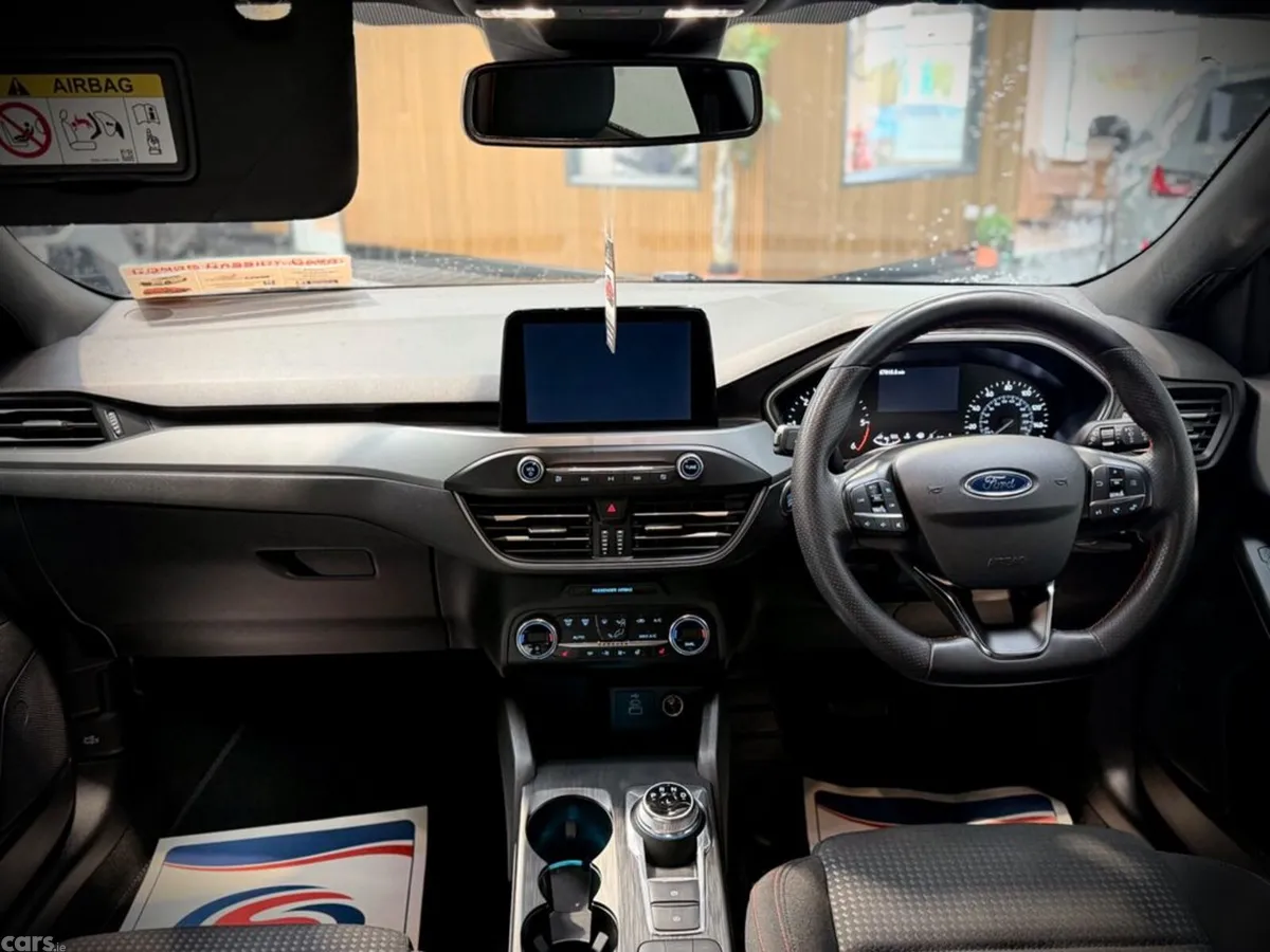 Ford Focus Hatchback, Diesel, 2022, Black