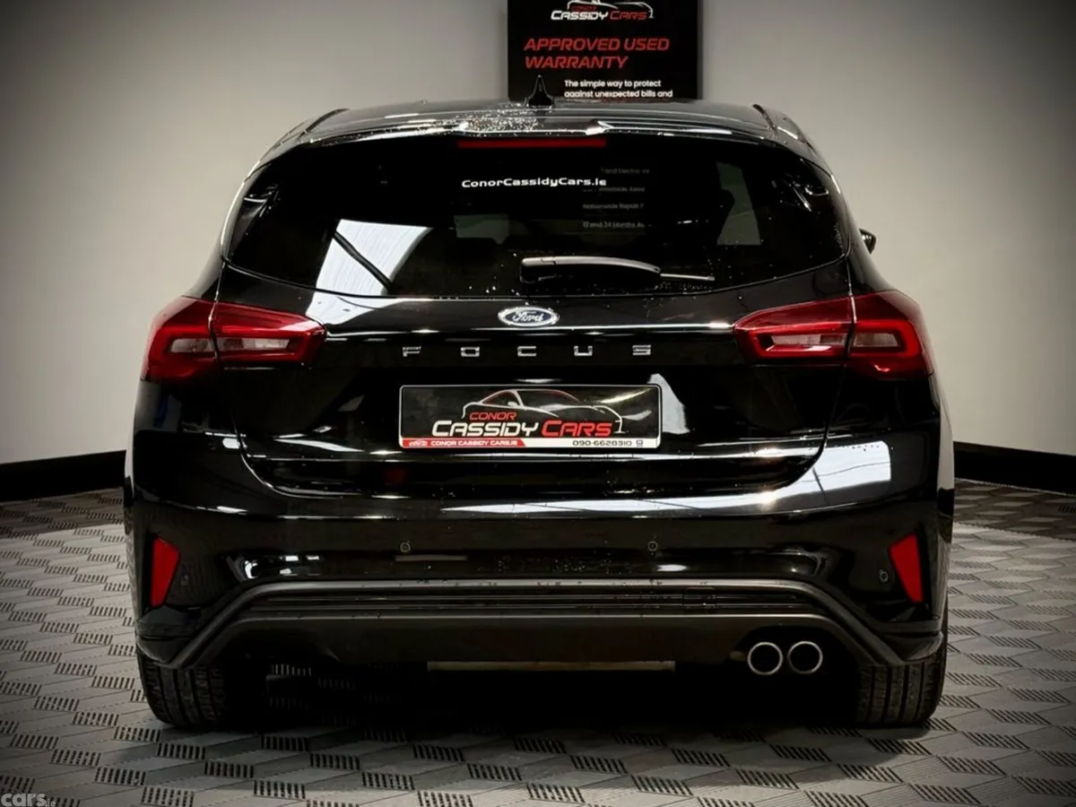Ford Focus Hatchback, Diesel, 2022, Black