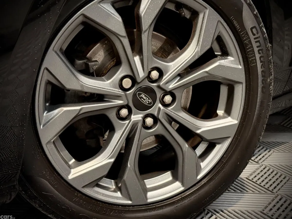 Ford Focus Hatchback, Diesel, 2022, Black