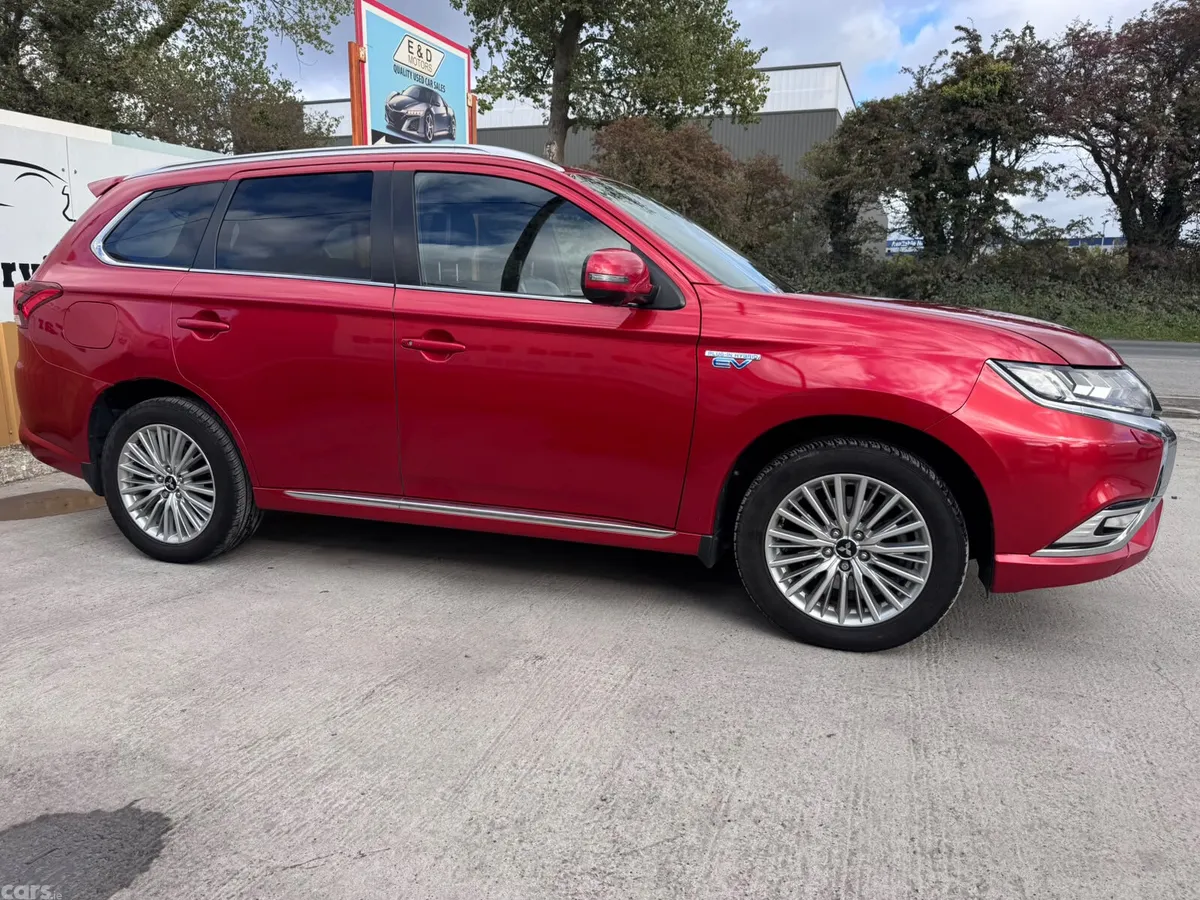 Mitsubishi Outlander SUV, Petrol Plug-in Hybrid, 2019, Red