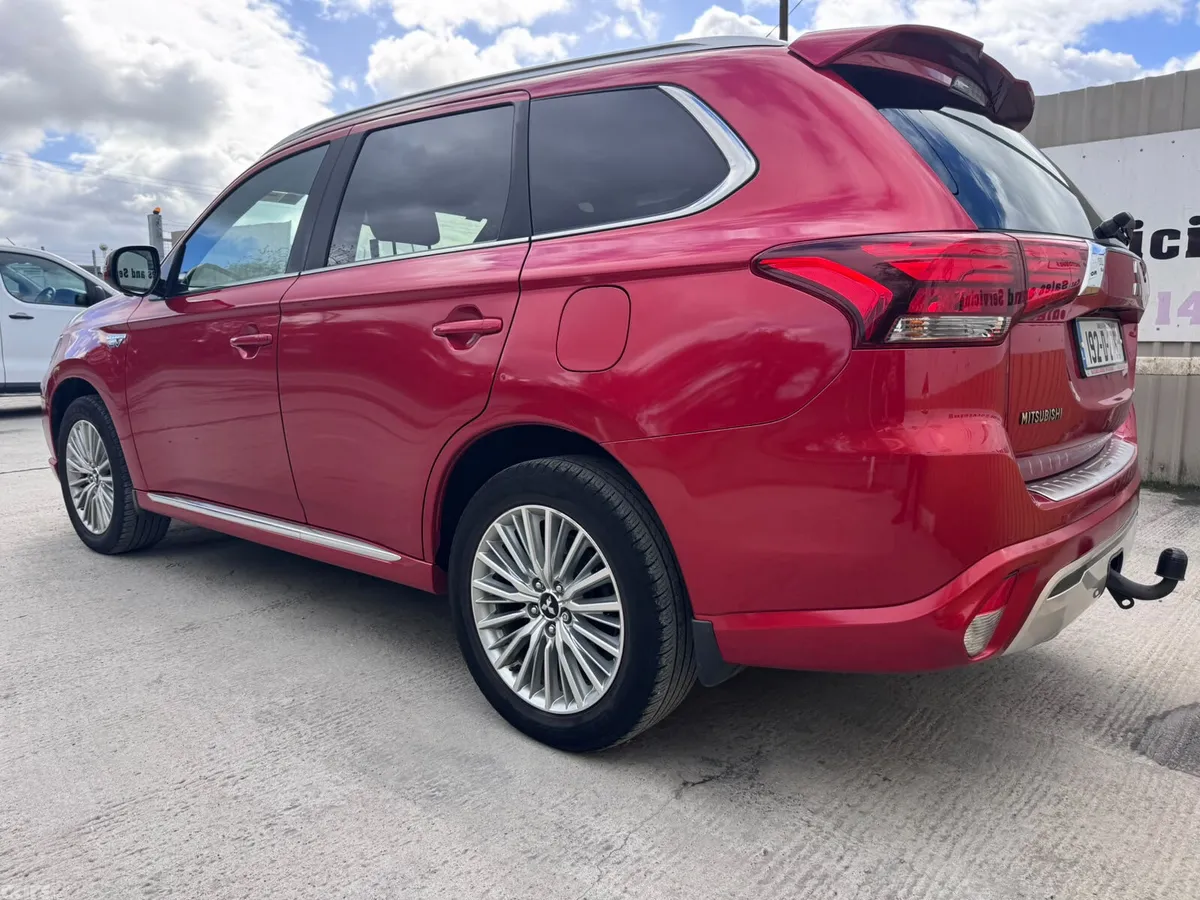 Mitsubishi Outlander SUV, Petrol Plug-in Hybrid, 2019, Red