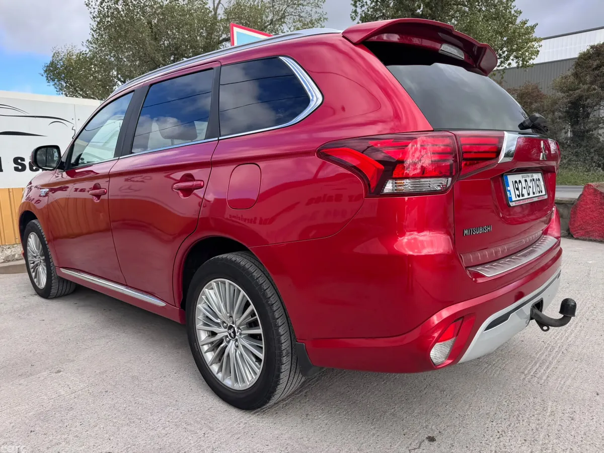 Mitsubishi Outlander SUV, Petrol Plug-in Hybrid, 2019, Red