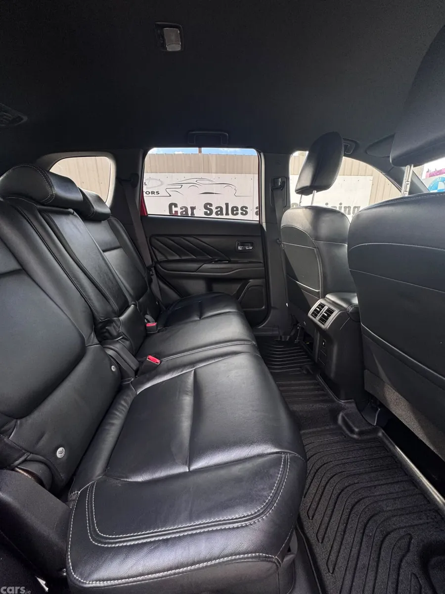 Mitsubishi Outlander SUV, Petrol Plug-in Hybrid, 2019, Red