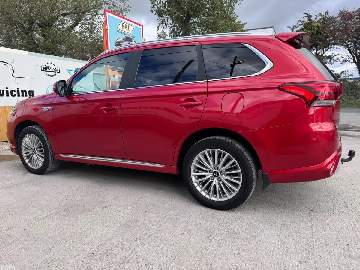 Mitsubishi Outlander SUV, Petrol Plug-in Hybrid, 2019, Red