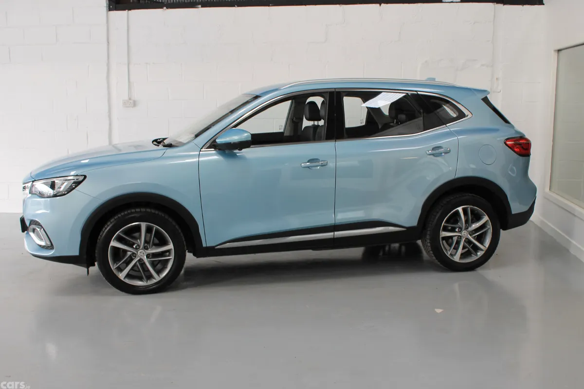 MG HS Hatchback, Petrol Plug-in Hybrid, 2021, Blue
