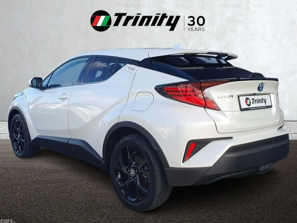 Toyota C-HR SUV, Petrol Hybrid, 2020, White