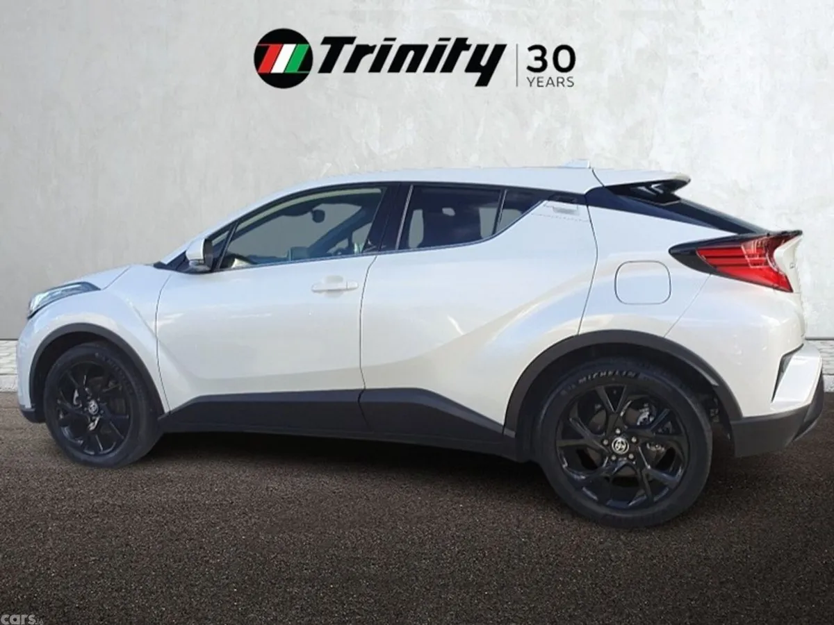 Toyota C-HR SUV, Petrol Hybrid, 2020, White
