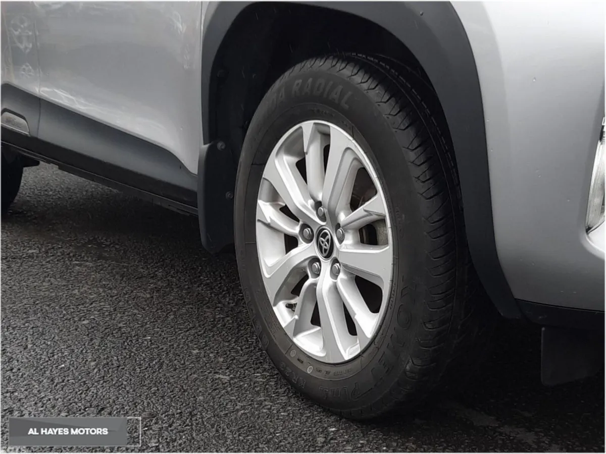 Toyota Yaris Cross SUV, Petrol Hybrid, 2022, Silver