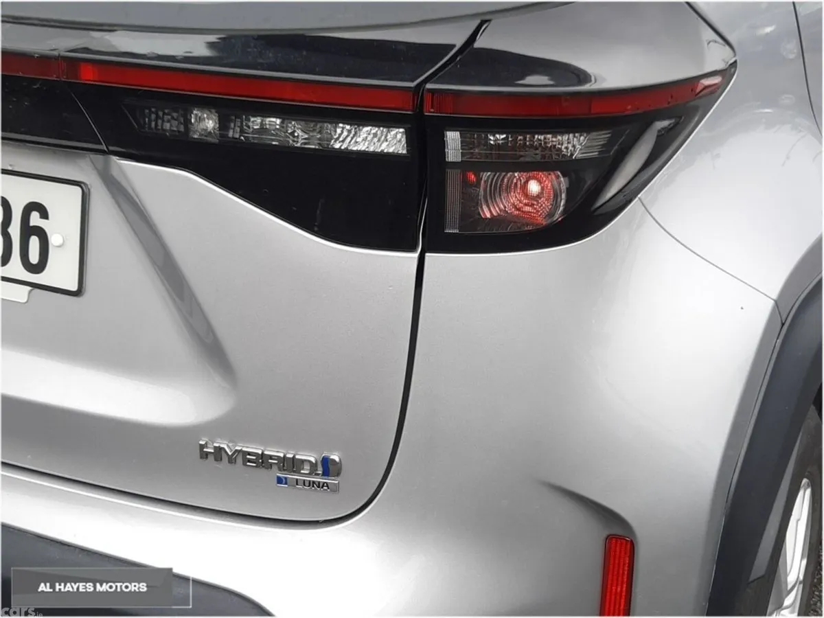 Toyota Yaris Cross SUV, Petrol Hybrid, 2022, Silver