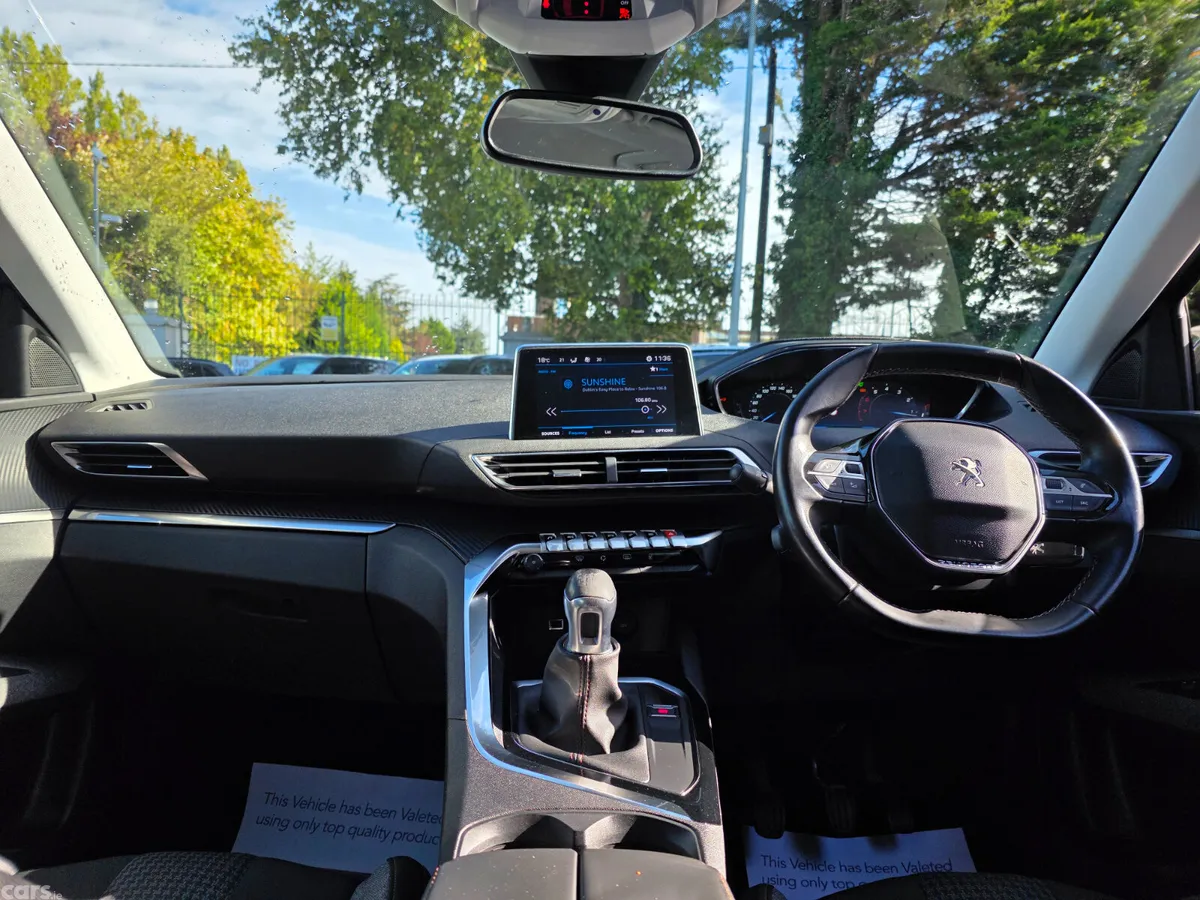 Peugeot 3008 MPV, Petrol, 2018, Grey