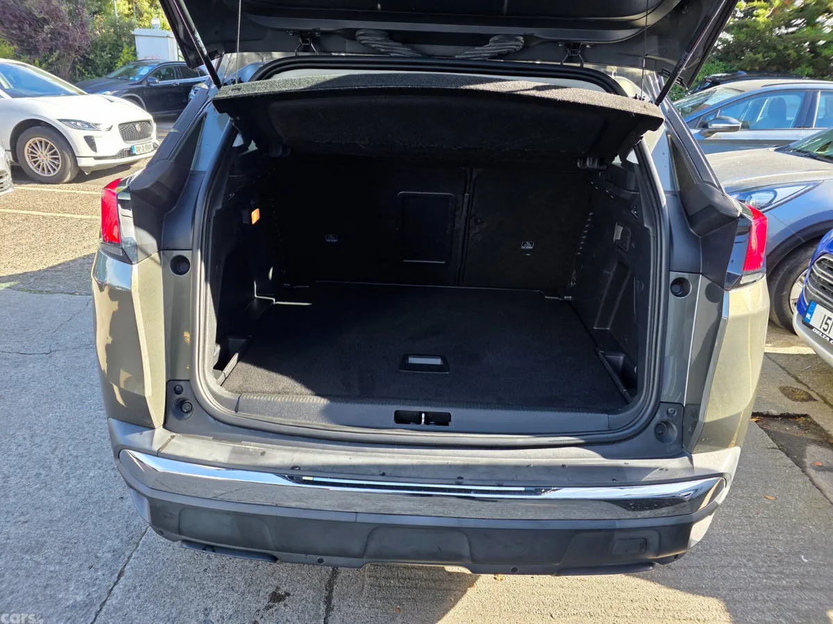 Peugeot 3008 MPV, Petrol, 2018, Grey