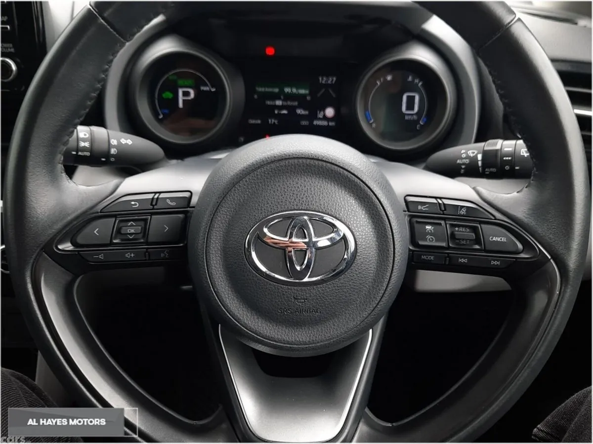 Toyota Yaris Cross SUV, Petrol Hybrid, 2022, Silver