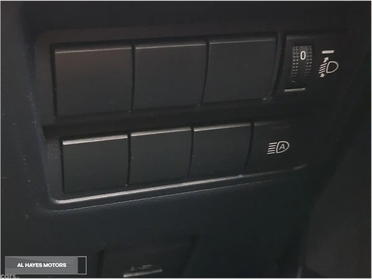 Toyota Yaris Cross SUV, Petrol Hybrid, 2022, Silver