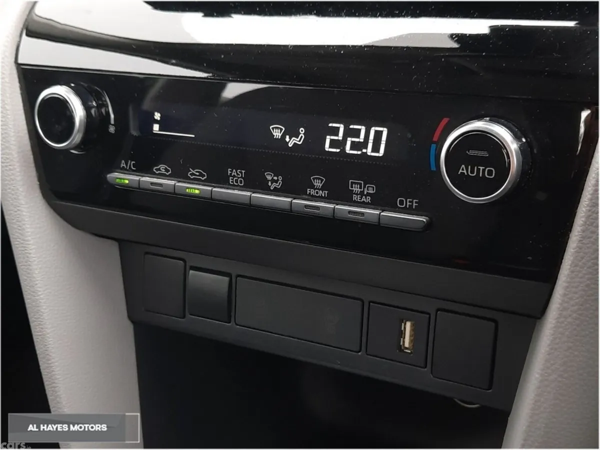 Toyota Yaris Cross SUV, Petrol Hybrid, 2022, Silver