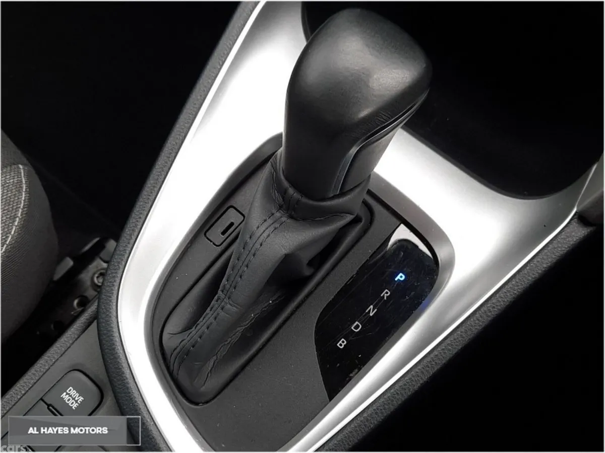 Toyota Yaris Cross SUV, Petrol Hybrid, 2022, Silver