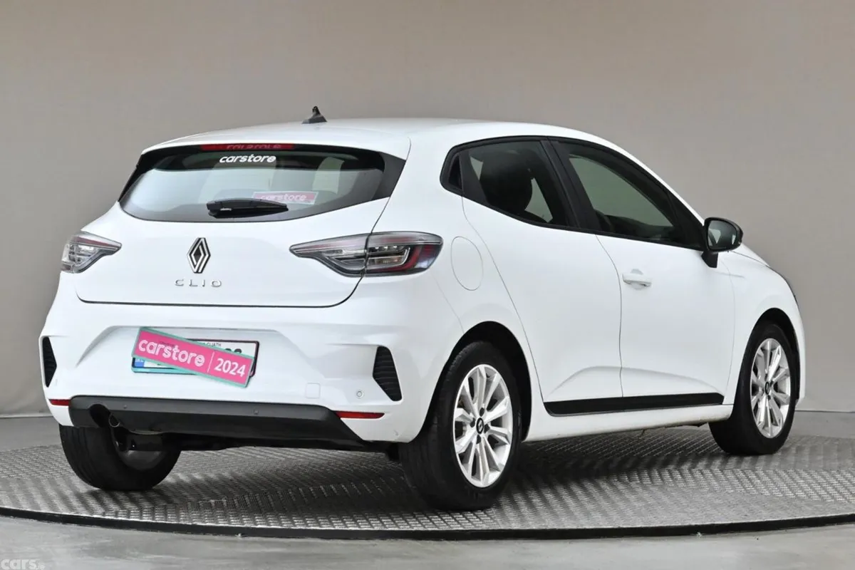 Renault Clio Hatchback, Petrol, 2024, White