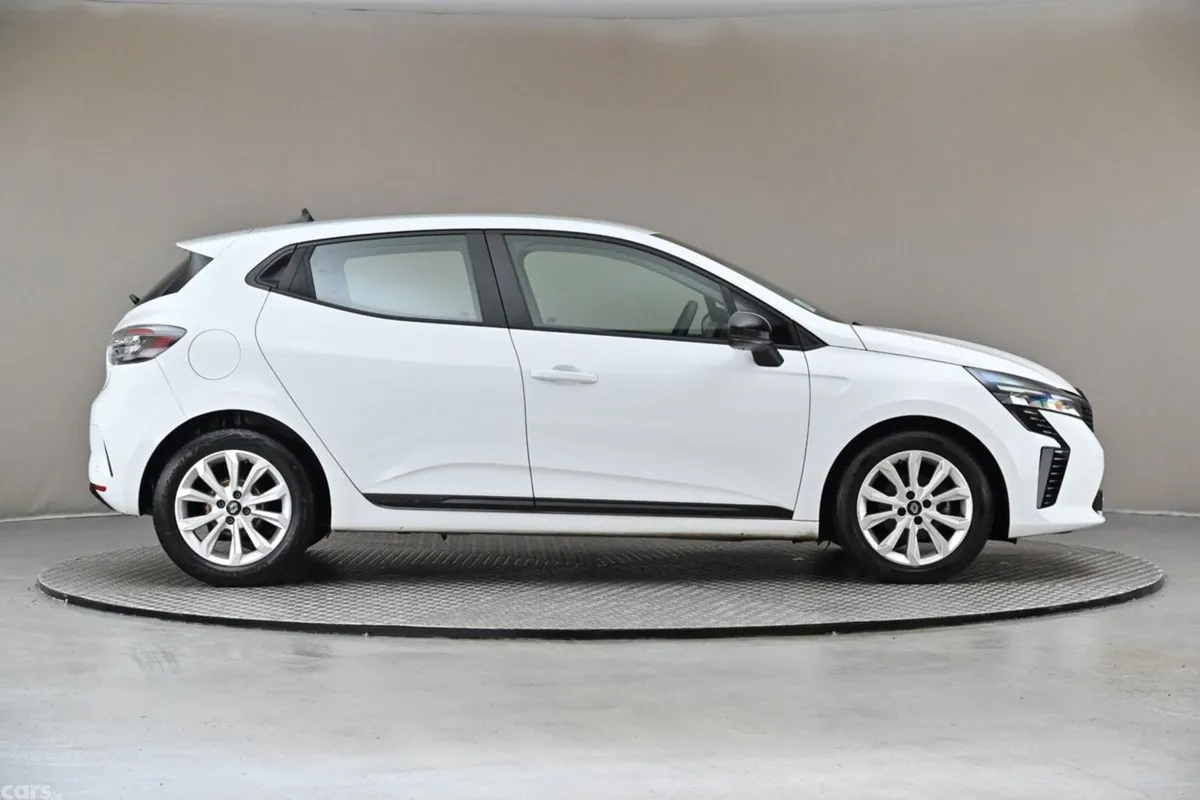 Renault Clio Hatchback, Petrol, 2024, White