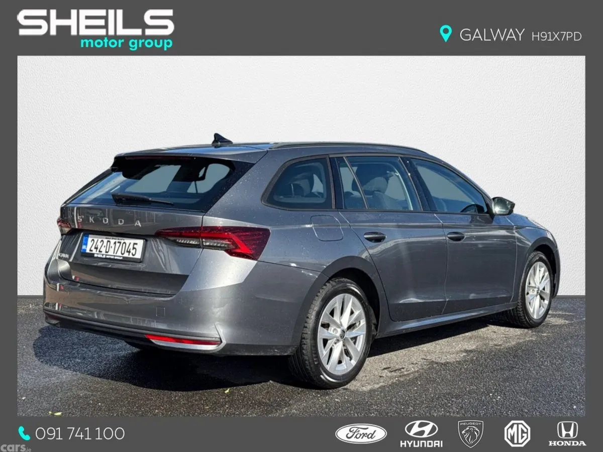 Skoda Octavia Estate, Petrol Hybrid, 2024, Grey