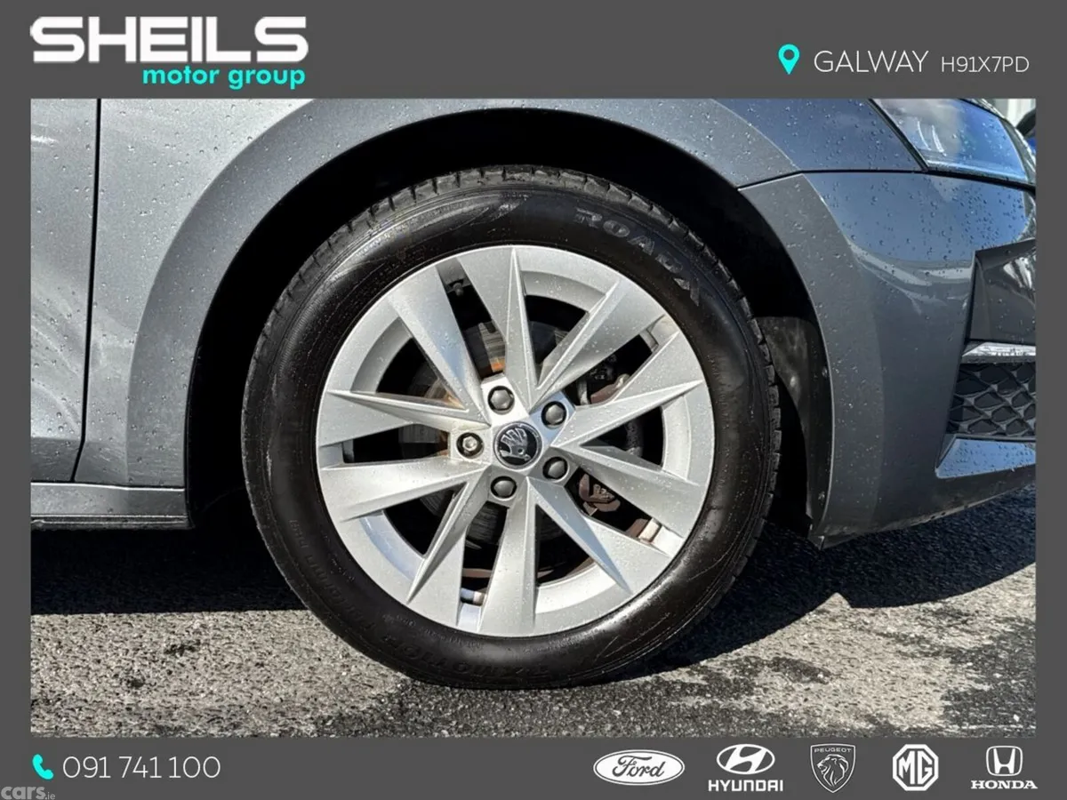 Skoda Octavia Estate, Petrol Hybrid, 2024, Grey