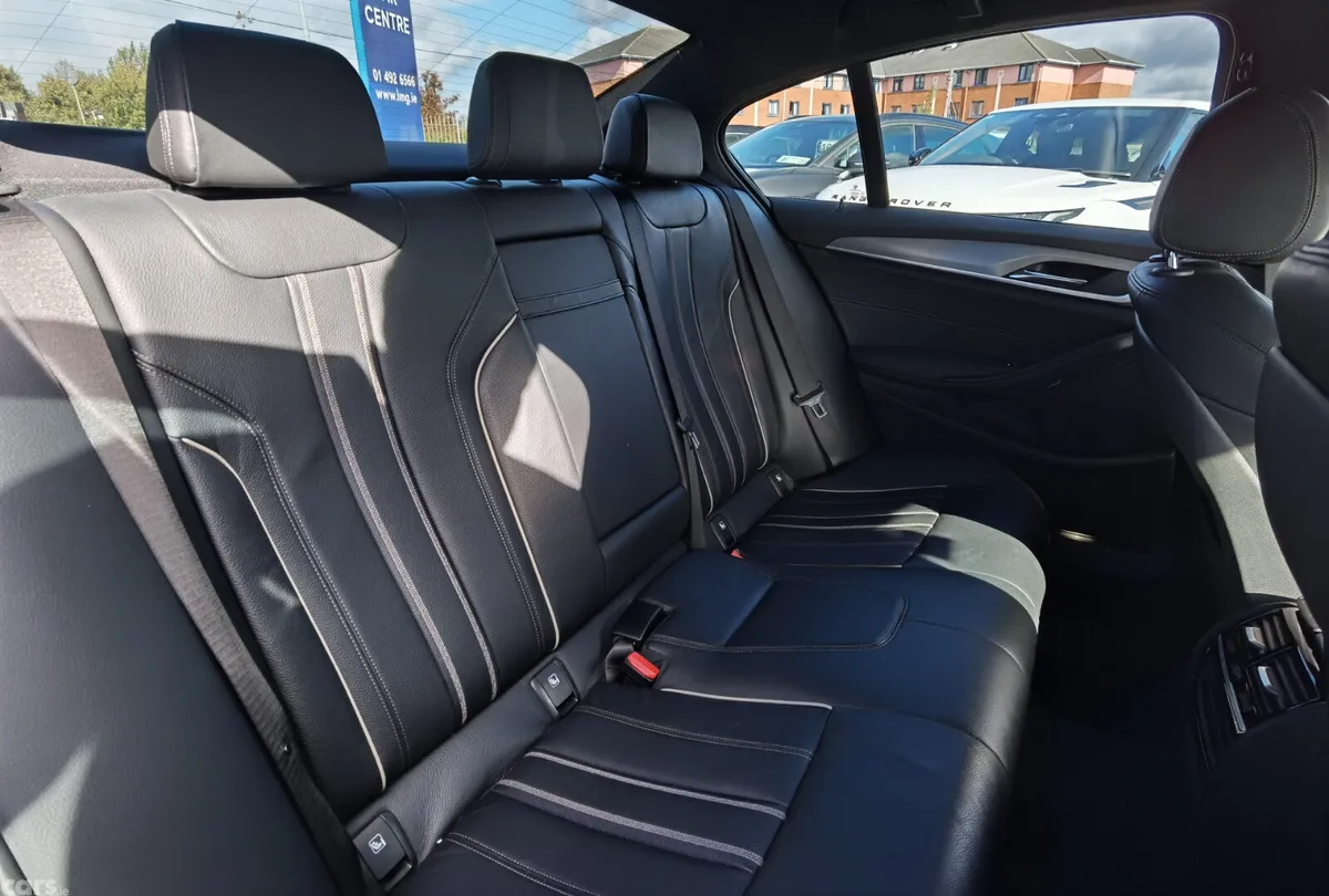 BMW 5-Series Saloon, Petrol Plug-in Hybrid, 2018, Black