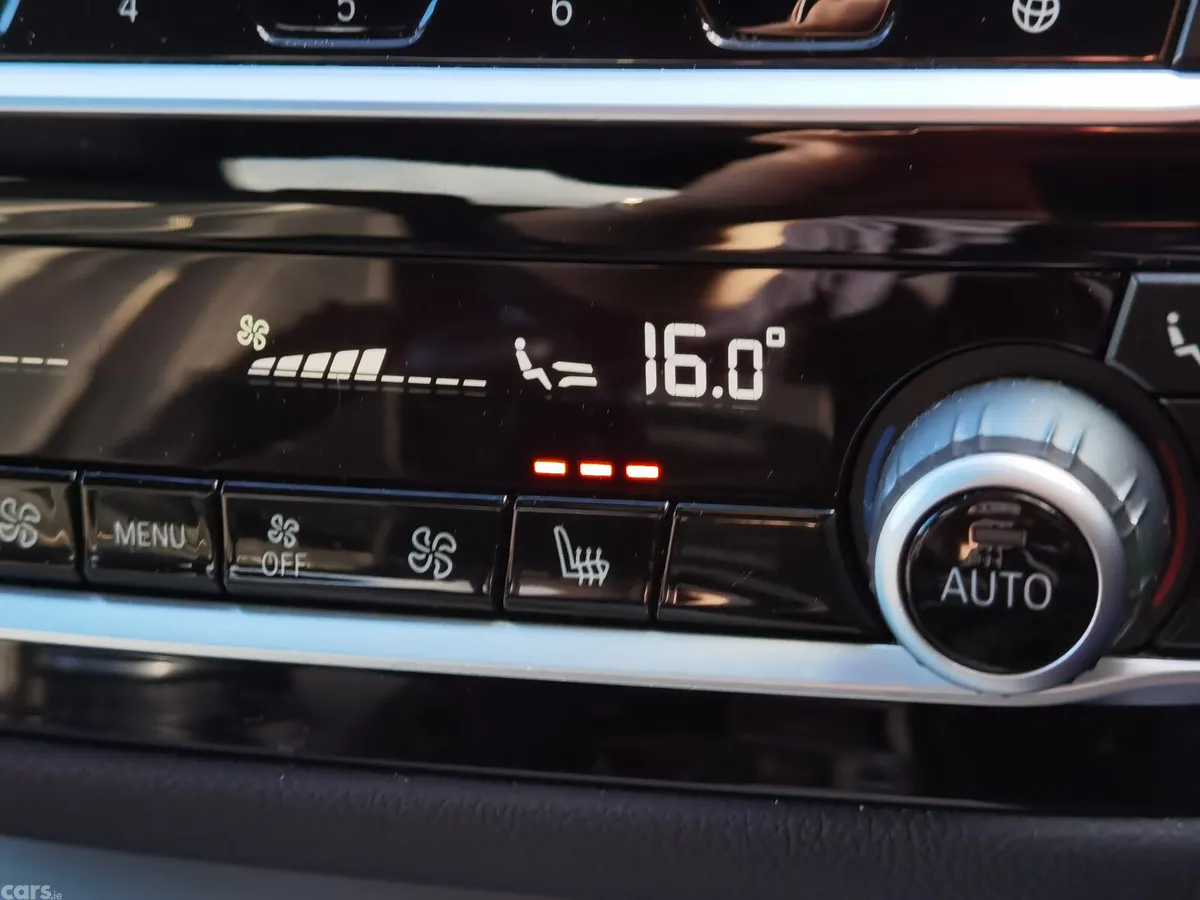 BMW 5-Series Saloon, Petrol Plug-in Hybrid, 2018, Black