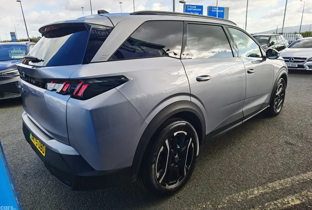 Peugeot 5008 SUV, Electric, 2025, Grey