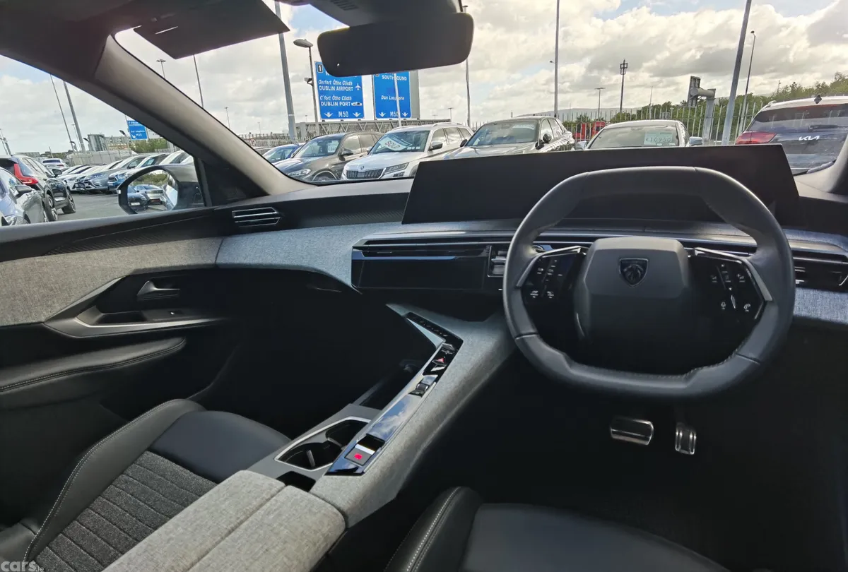 Peugeot 5008 SUV, Electric, 2025, Grey