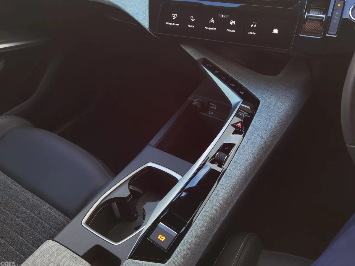 Peugeot 5008 SUV, Electric, 2025, Grey