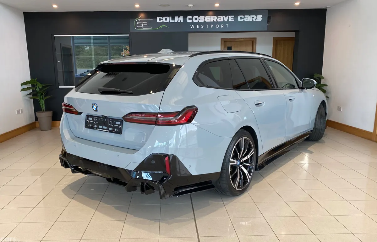 BMW 5-Series Estate, Petrol Plug-in Hybrid, 2024, Grey