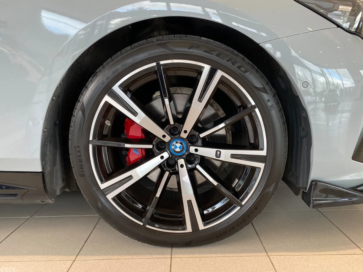 BMW 5-Series Estate, Petrol Plug-in Hybrid, 2024, Grey