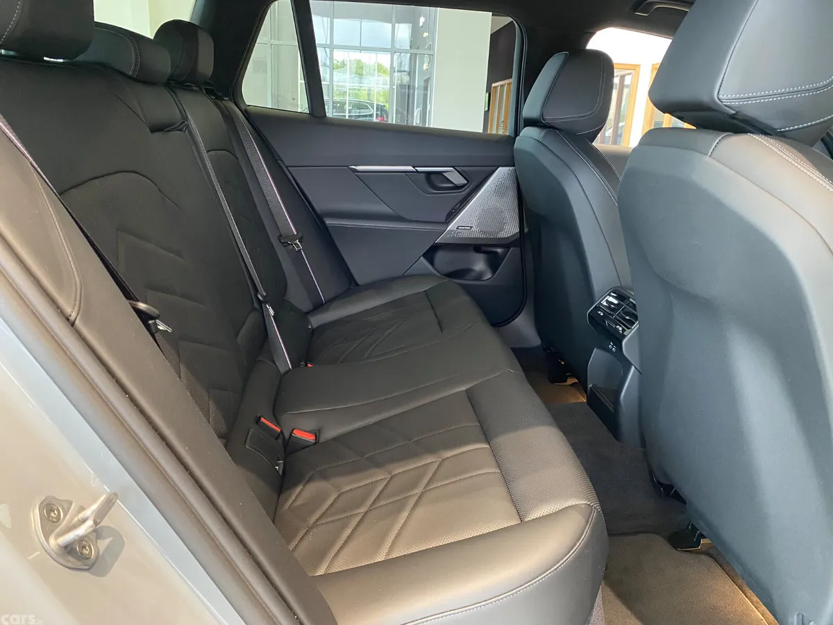 BMW 5-Series Estate, Petrol Plug-in Hybrid, 2024, Grey