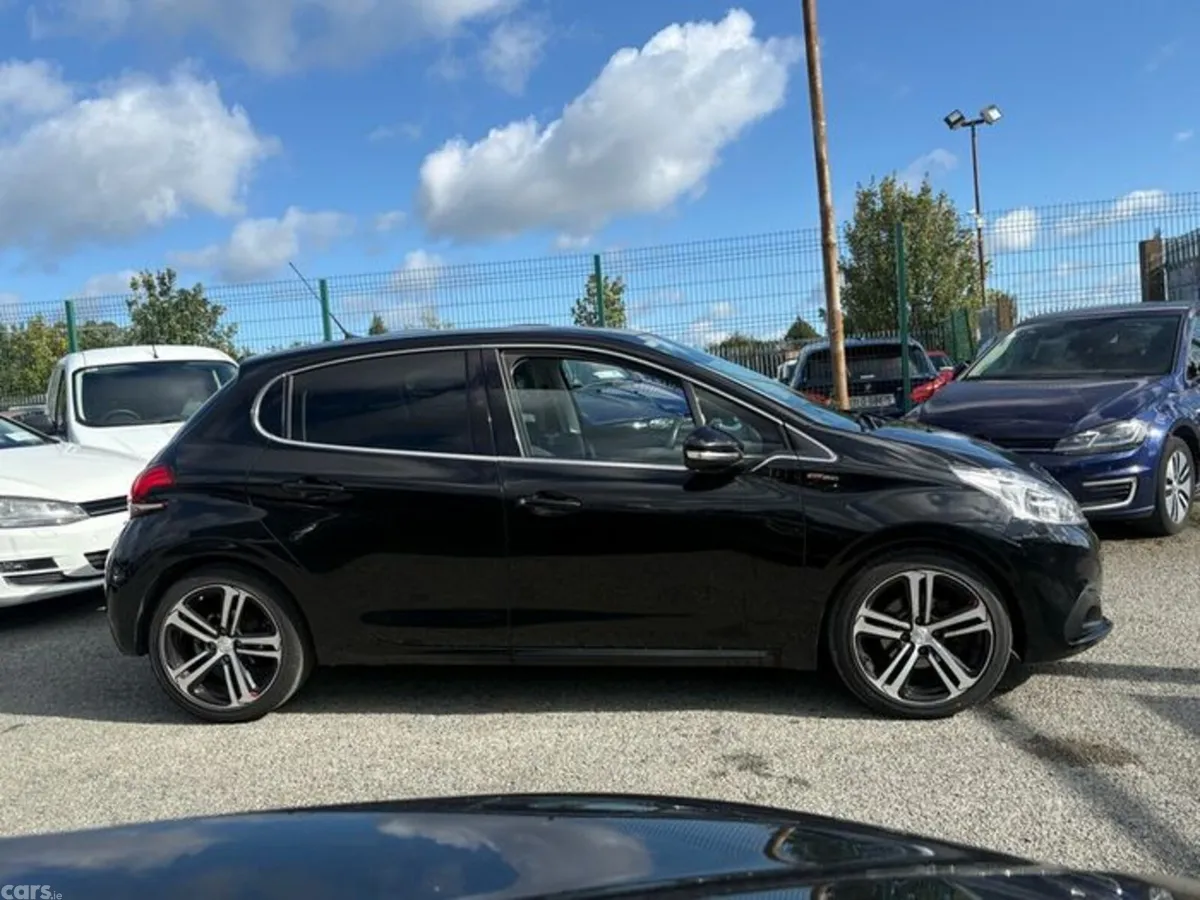 Peugeot 208 Hatchback, Diesel, 2018, Black