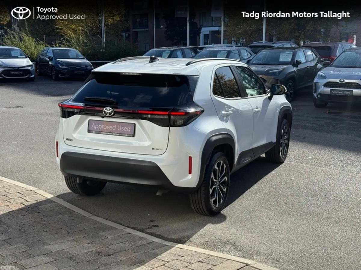 Toyota Yaris Cross Hatchback, Petrol Hybrid, 2026, White