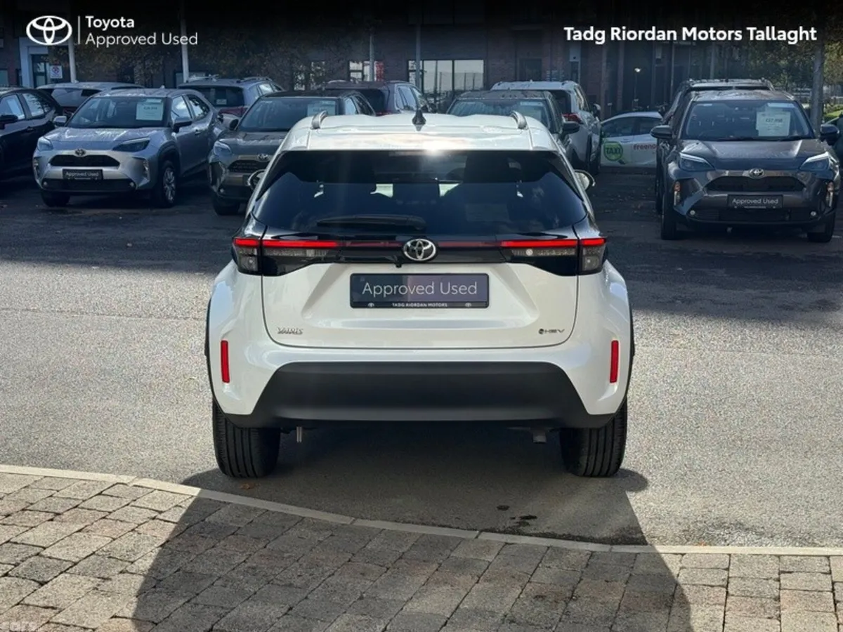 Toyota Yaris Cross Hatchback, Petrol Hybrid, 2026, White