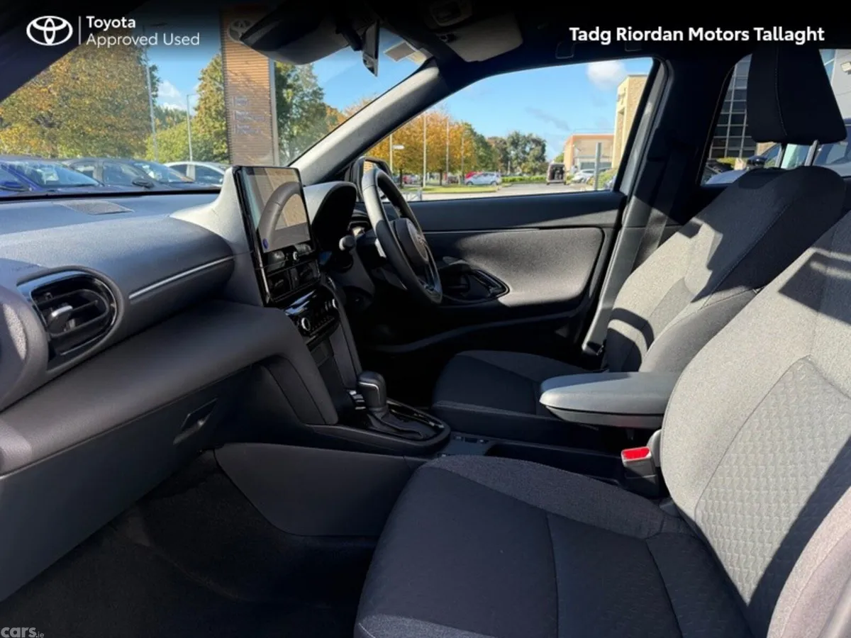 Toyota Yaris Cross Hatchback, Petrol Hybrid, 2026, White