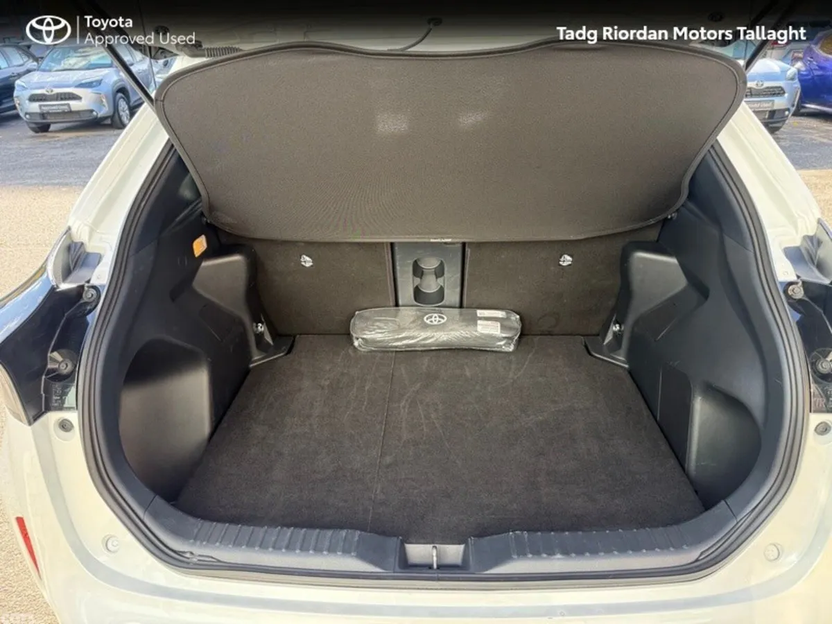 Toyota Yaris Cross Hatchback, Petrol Hybrid, 2026, White
