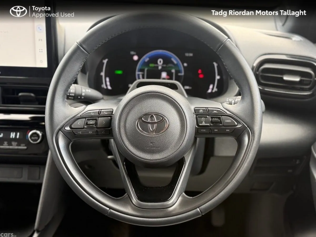 Toyota Yaris Cross Hatchback, Petrol Hybrid, 2026, White