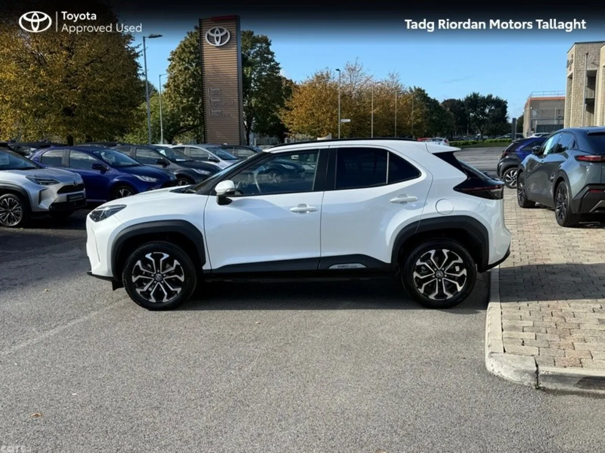 Toyota Yaris Cross Hatchback, Petrol Hybrid, 2026, White