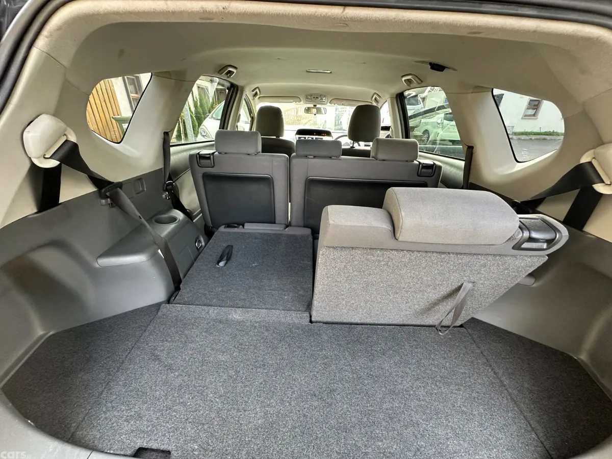 Toyota Prius MPV, Petrol Hybrid, 2014, White