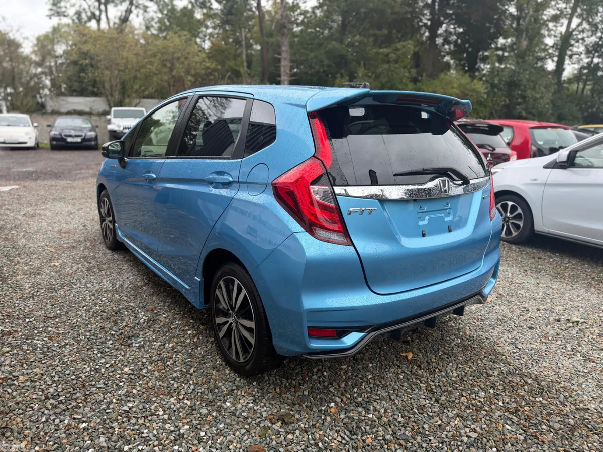 Honda Fit Hatchback, Petrol Hybrid, 2017, Blue
