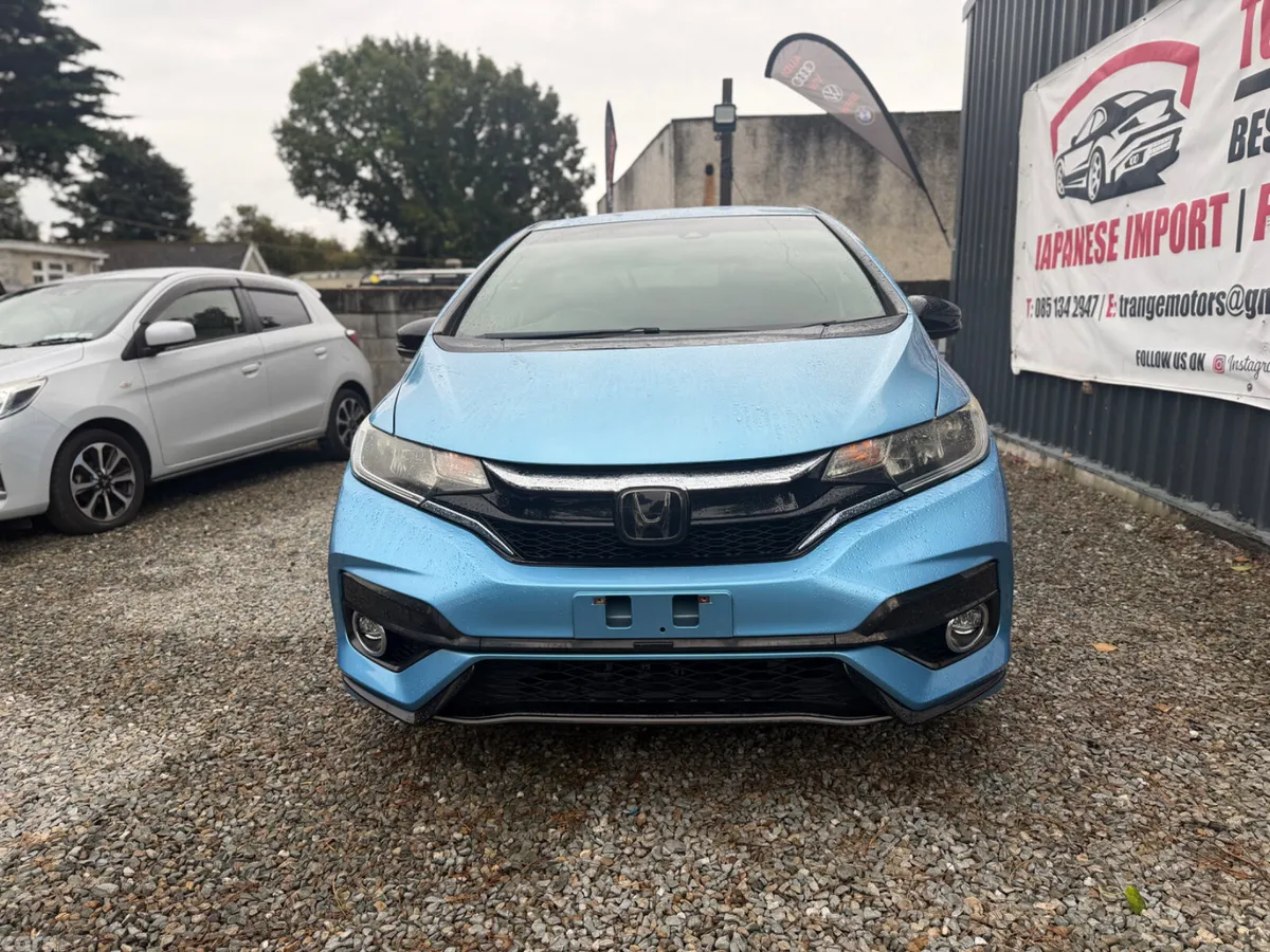 Honda Fit Hatchback, Petrol Hybrid, 2017, Blue