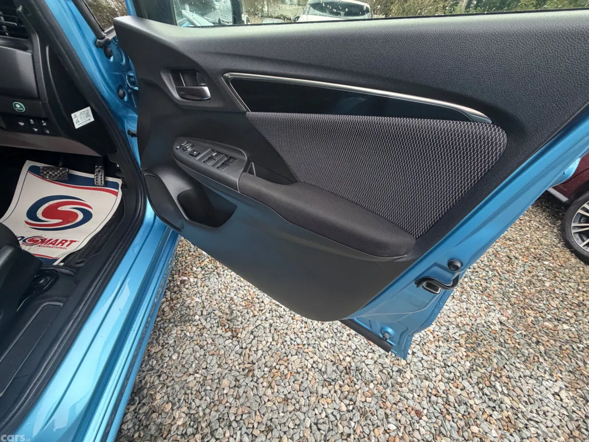 Honda Fit Hatchback, Petrol Hybrid, 2017, Blue